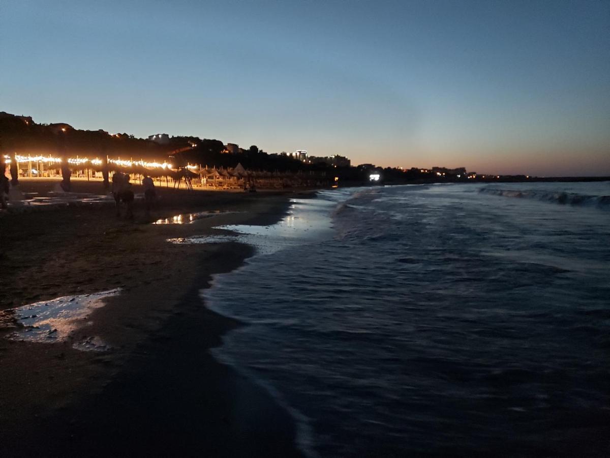 Отель Andia Констанца Экстерьер фото